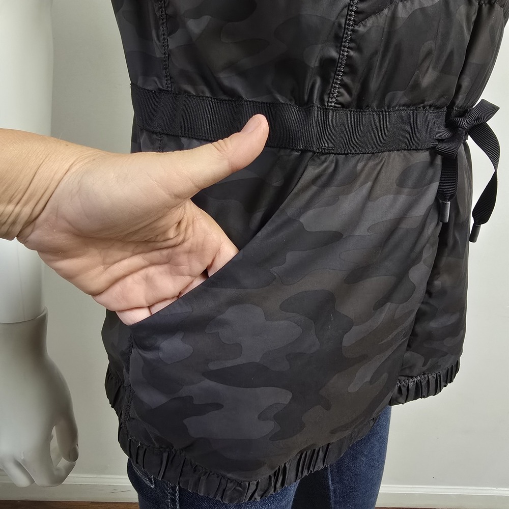 Lululemon Down Puffy Vest Spring Fling Womens Size 10 Gray Camouflage Full Zip - Picture 6 of 11